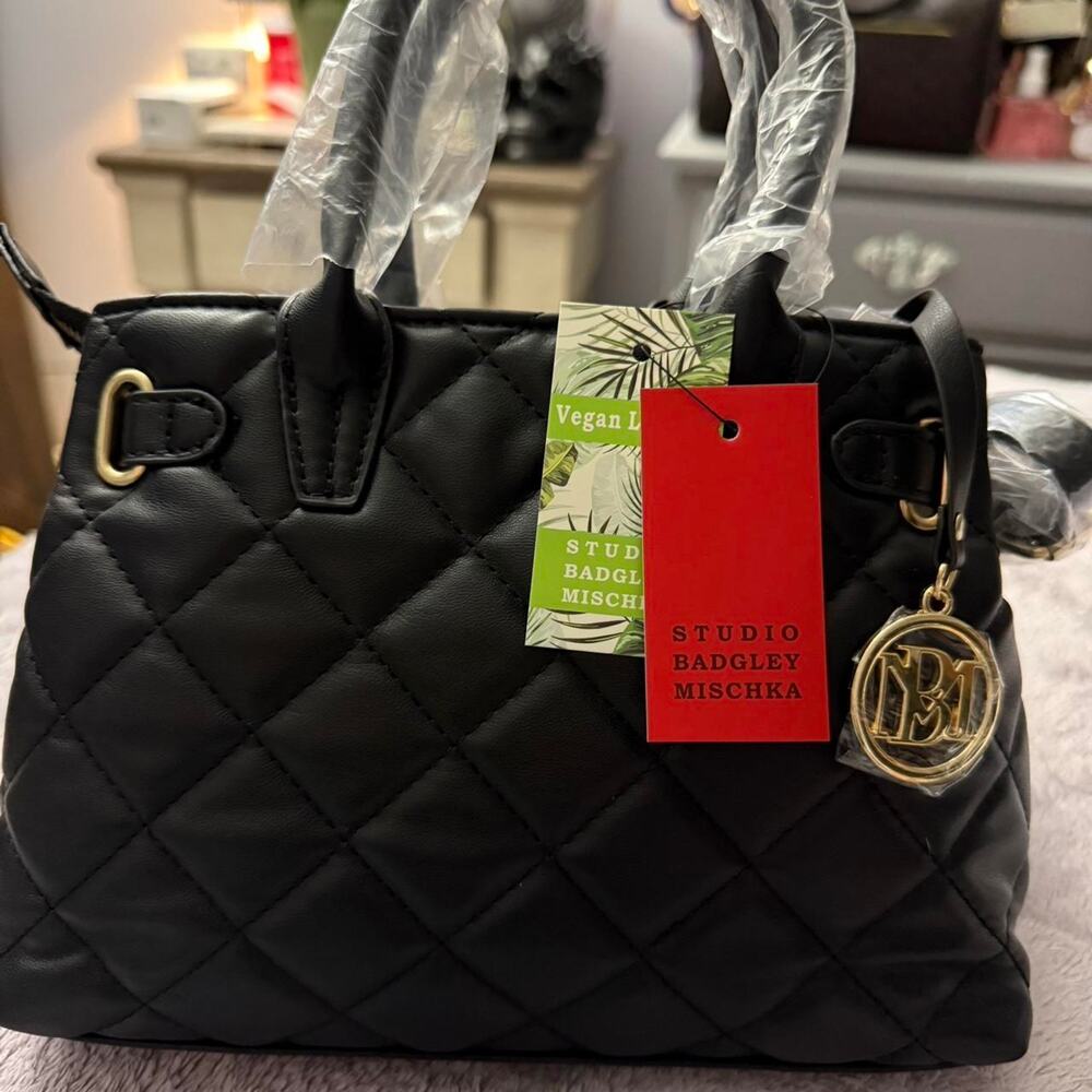 Badgley mischka small quilted two way - Picture 7 of 8